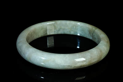 上海都达杂项专场四十七【全场包邮】  天然 翡翠（A货）贵妃手镯 附鉴定证书90-51