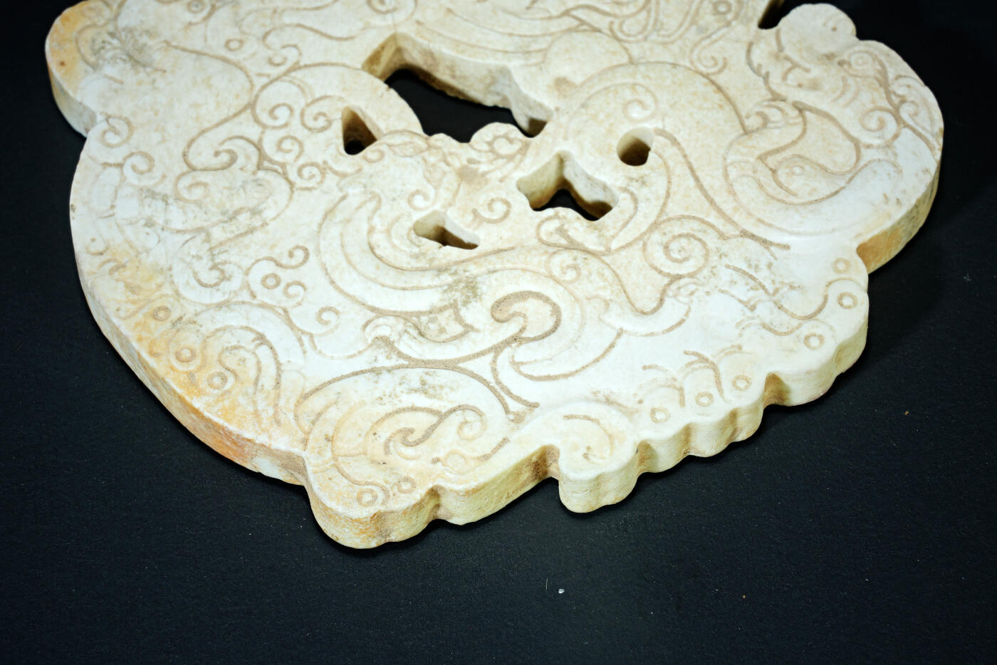 上海都达杂项专场十九（全场包邮） 鸡骨白龙凤玉佩90-30