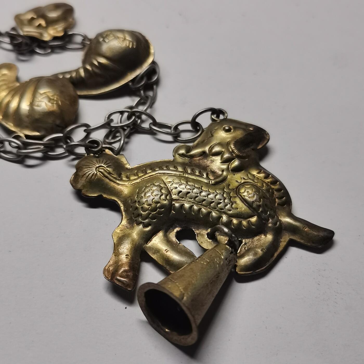 杂件专场98期 清代老银链，老银鎏金麒麟