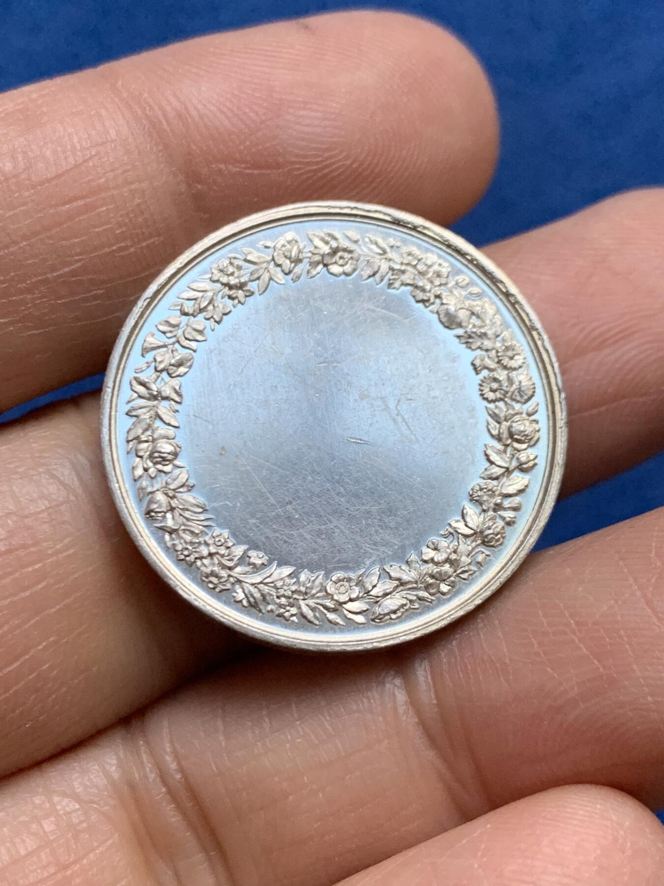 《竞宝斋》第465场 周日，周一，周二，3场连拍 （全场包邮）欢迎送拍 法国婚姻与爱情纪念银章，10.00g，27.4mm，手指边铭