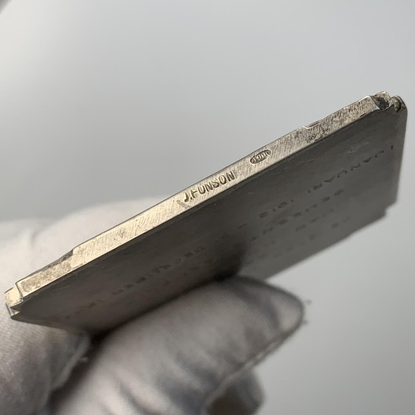 掌中浮雕-藏着的欧洲第052场 比利时新艺术花神系列之《捧花少女》异形清凉大银章，62x80mm  ，154.3g，作者: A LF. MAUQUOY