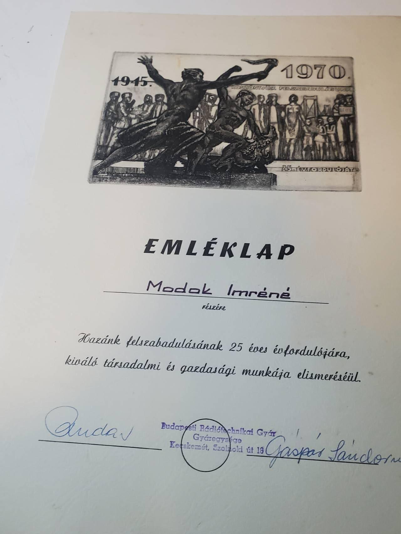 韵星假日军品类拍卖第三十九期暨默多克中校夫妇专场 -- Rimey Holidays Militaria Auction 39 & The Modoks Collection  匈牙利人民共和国祖国默多克夫人解放25年奖励纪念证书，匈牙利飞行员协会感谢状 （默多克夫人最后一张证书）