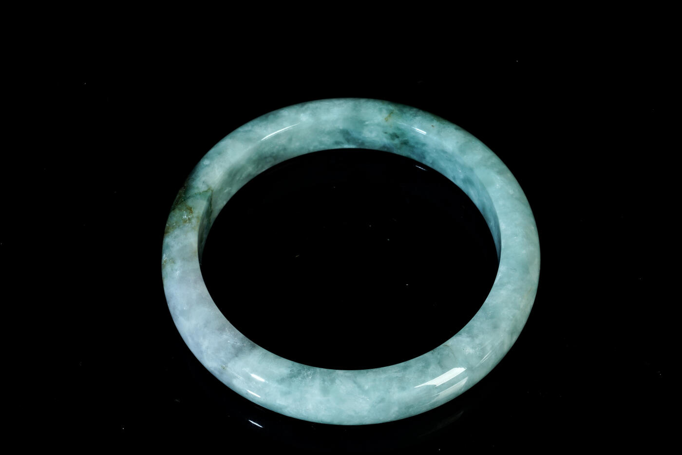 上海都达杂项专场二十一（全场包邮） 天然冰绿花翡翠（A货）贵妃手镯 附鉴定证书90-46