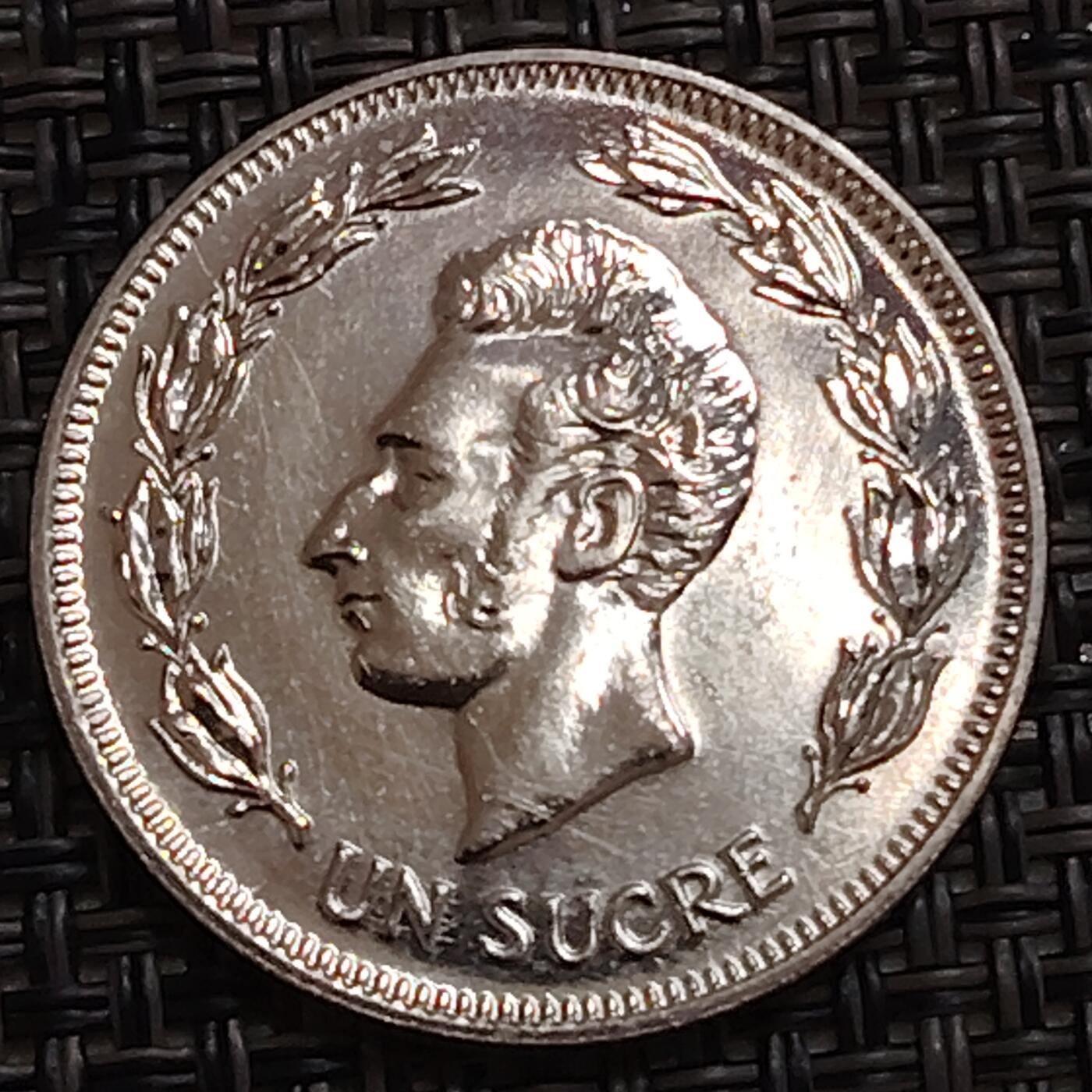 布加迪🐬～世界钱币(上海)🌾第 273 期 /  各国套币和散币 厄瓜多尔🇪🇨 1986年 1苏克雷