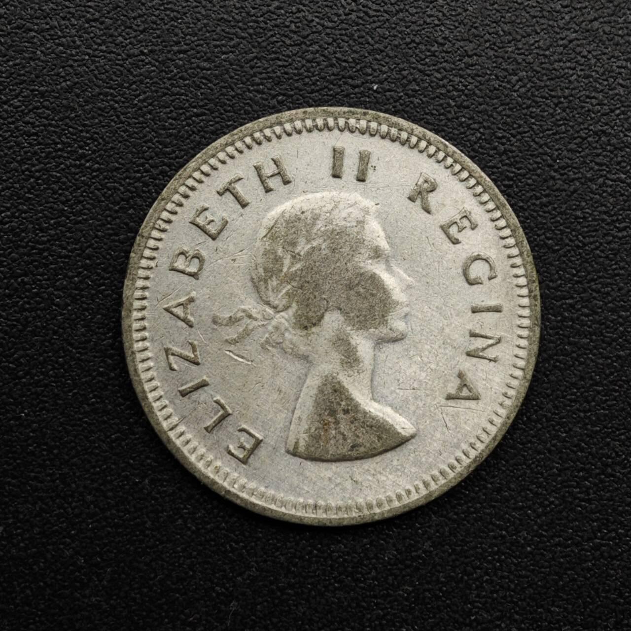 【淘币小摊】实时拍第八百六十三拍   小银币散币场   年前最后一周 之前的预留小年前全部发出 请更换最新收货地址  南非1955年伊丽莎白二世3便士银币