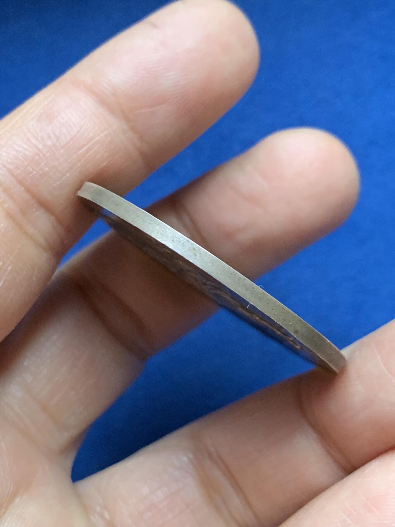 《竞宝斋》第465场 周日，周一，周二，3场连拍 （全场包邮）欢迎送拍 法国1922年金鸡报晓银章，39.6mm，23.05g，老五彩包浆，光边，鸡身上的羽毛栩栩如生。