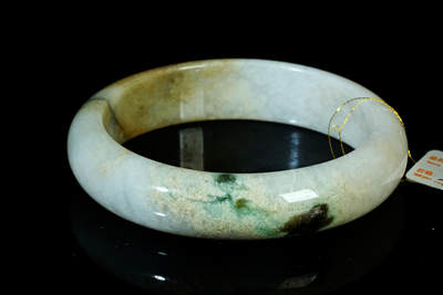 上海都达杂项专场四十七【全场包邮】  天然翡翠（A货）贵妃 手镯 附鉴定证书90-52