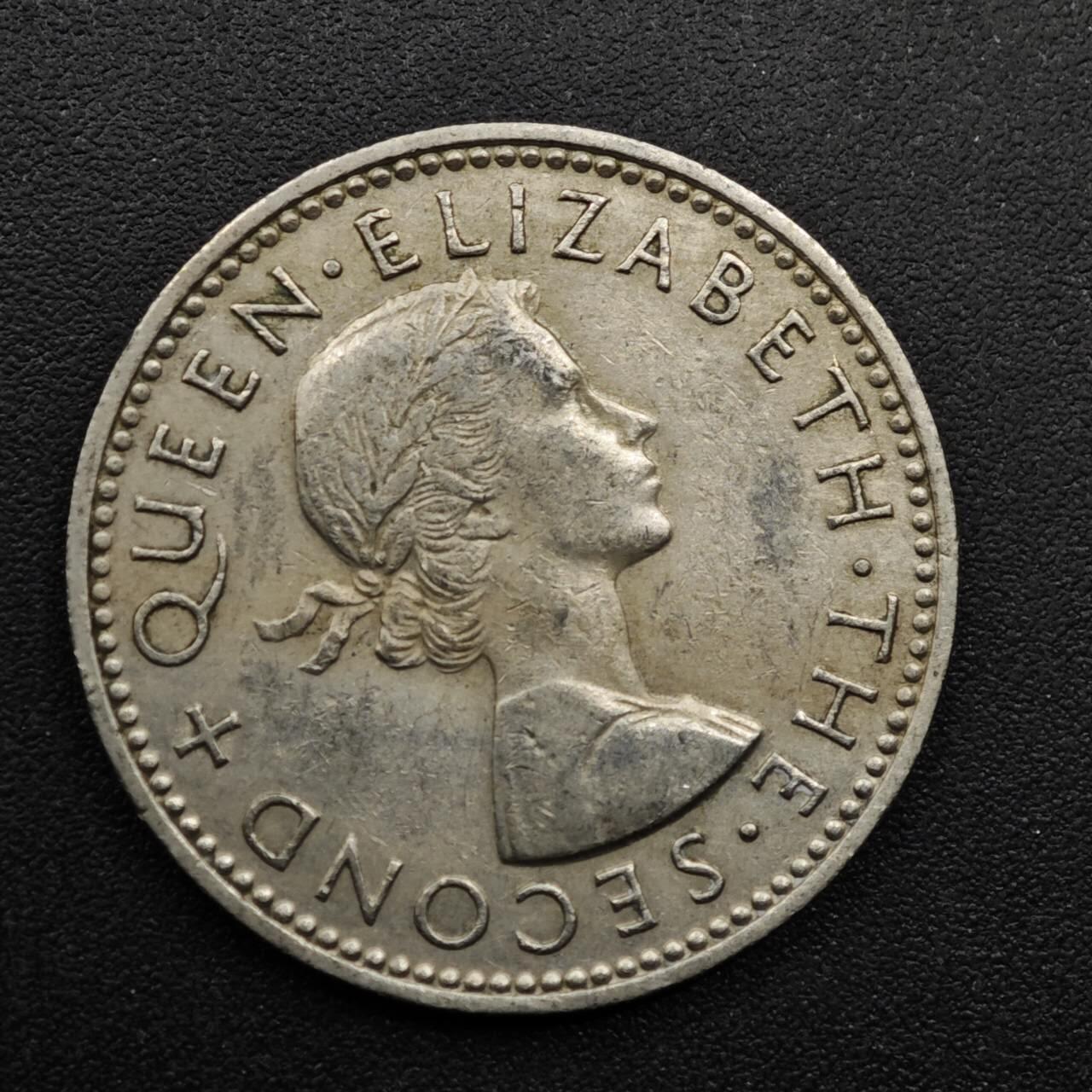 【淘币小摊】实时拍第八百六十三拍   小银币散币场   年前最后一周 之前的预留小年前全部发出 请更换最新收货地址  新西兰1957年伊丽莎白二世一先令镍币