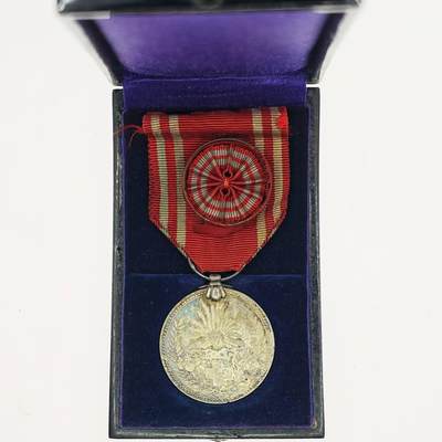 2026年2月8日拍卖 - 日本赤十字社员章，原盒