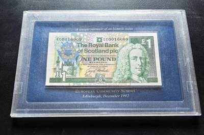 Triple S 第72期 - 1992苏格兰1镑纪念钞，亚克力盒原装，倒置号