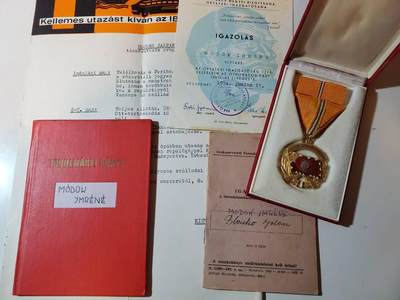 韵星假日军品类拍卖第三十九期暨默多克中校夫妇专场 -- Rimey Holidays Militaria Auction 39 & The Modoks Collection  - 匈牙利人民共和国默多克夫人金级为祖国服务奖章带原盒略一套 社会主义安全服务证书 马克思列宁大学学习证书 布达佩斯会议开会行程表 