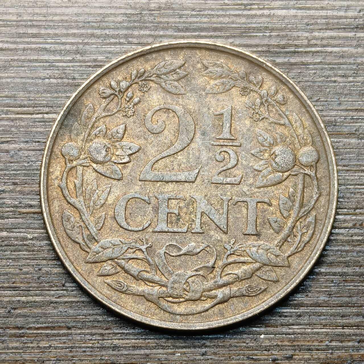 【本场4.12号发货】★第145★散币专场 不寄存，30包邮。不满30元，支付5元运费。《接受代拍 代送NGC评级》 23【无寄存】荷兰 1941年 2.5分 威廉明娜女王 狮子持剑 青铜币