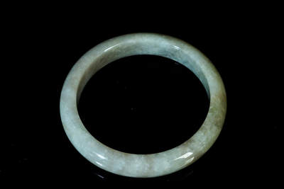 上海都达杂项专场四十七【全场包邮】  天然 翡翠（A货）贵妃手镯 附鉴定证书90-51