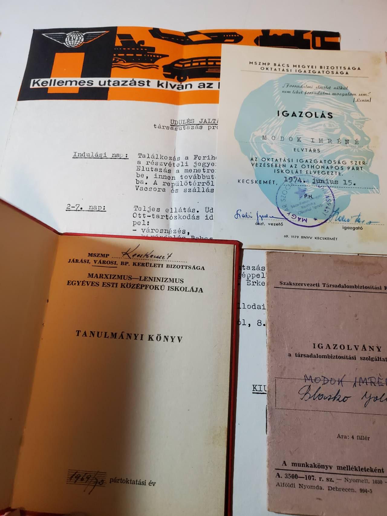 韵星假日军品类拍卖第三十九期暨默多克中校夫妇专场 -- Rimey Holidays Militaria Auction 39 & The Modoks Collection  匈牙利人民共和国默多克夫人金级为祖国服务奖章带原盒略一套 社会主义安全服务证书 马克思列宁大学学习证书 布达佩斯会议开会行程表 