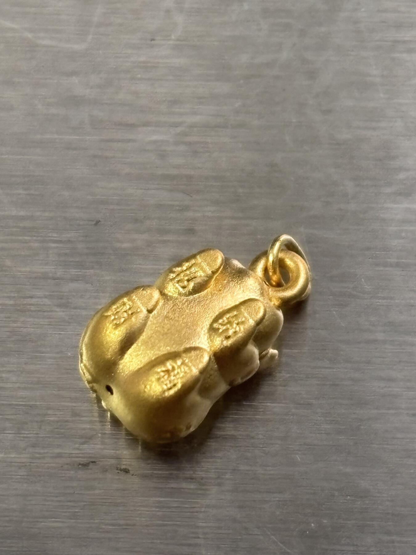 第190期拍卖 中国福字小金猪3D吊坠 0.84克.999金