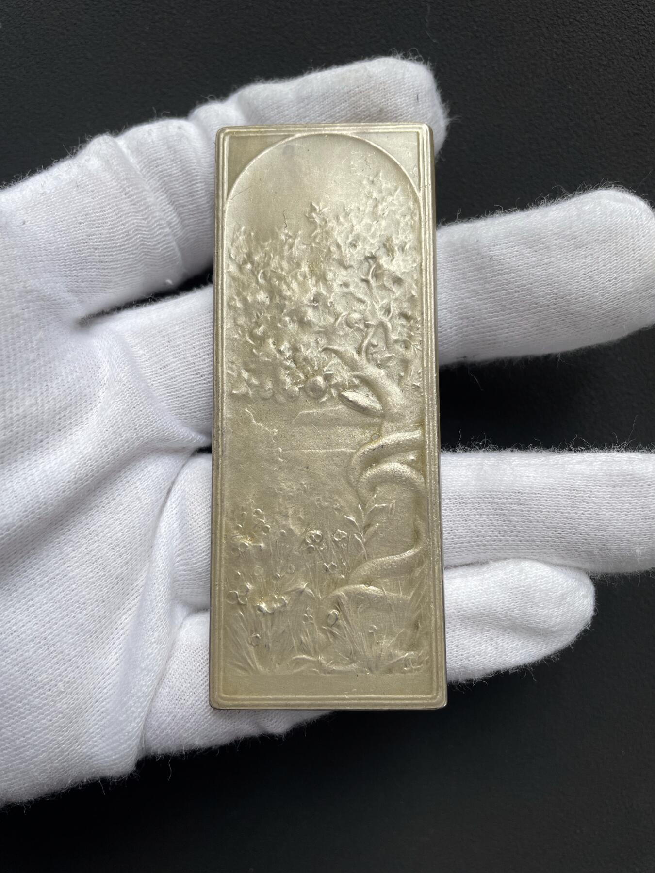 「木头集藏」“ 新岁撷珍”——章牌精品专场！ F.Vernon～法国伊甸园 夏娃 银章， 尺寸: 78 × 30mm ，73.3g， 边铭:丰饶角1ARGENT ， 名家代表作，设计唯美，引人入胜，银章少见。