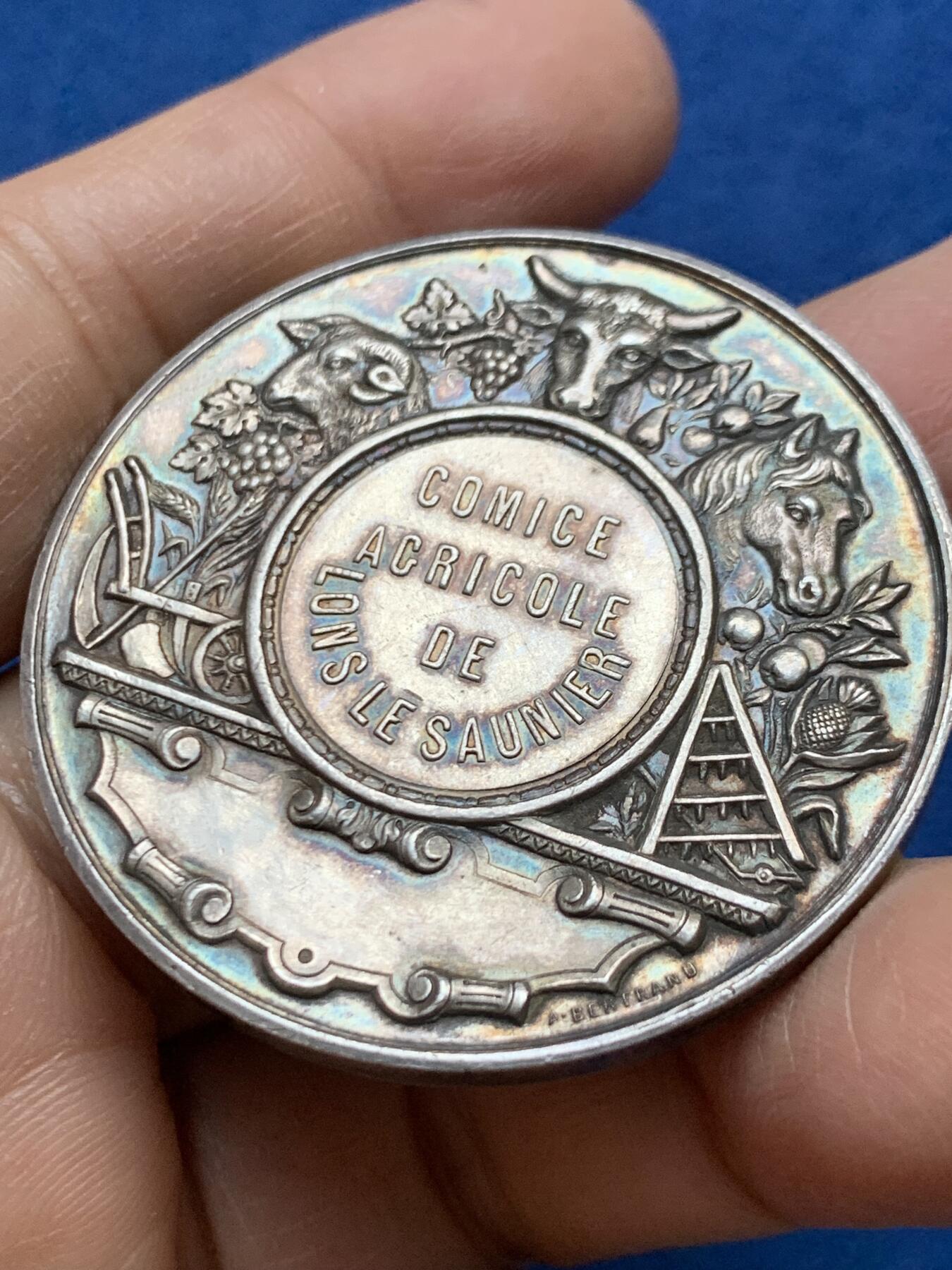 《竞宝斋》第465场 周日，周一，周二，3场连拍 （全场包邮）欢迎送拍 法国隆勒索尼农业协会，46.58g，45.7mm，丰饶角边铭