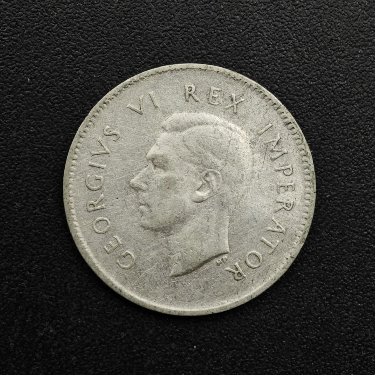 【淘币小摊】实时拍第八百六十三拍   小银币散币场   年前最后一周 之前的预留小年前全部发出 请更换最新收货地址  南非1942年乔治六世3便士银币