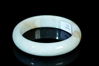 上海都达杂项专场四十七【全场包邮】  天然冰糯种翡翠（A货）蛋形手镯 附鉴定证书90-42