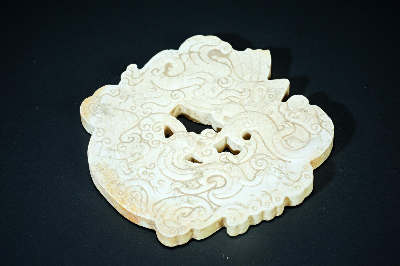 上海都达杂项专场十九（全场包邮） 鸡骨白龙凤玉佩90-30