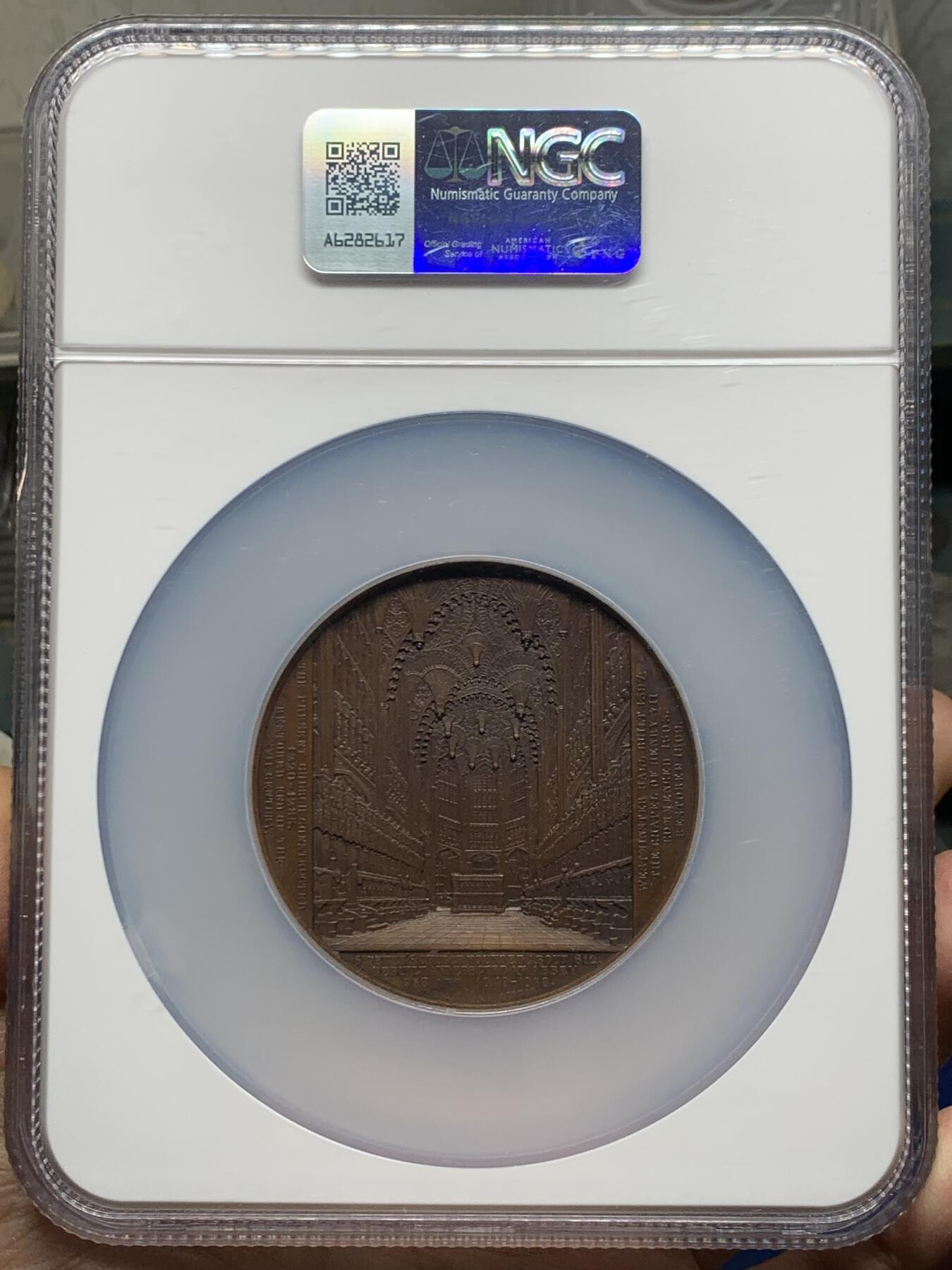 《竞宝斋》第465场 周日，周一，周二，3场连拍 （全场包邮）欢迎送拍 NGC MS63BN 高分 比利时威斯敏斯特大教堂原版大铜章 大师J. Wiener作品，欧洲著名教堂系列中，比较出彩的一枚，细节刻画极其惊叹，不可错过的收藏佳品。加大加厚盒