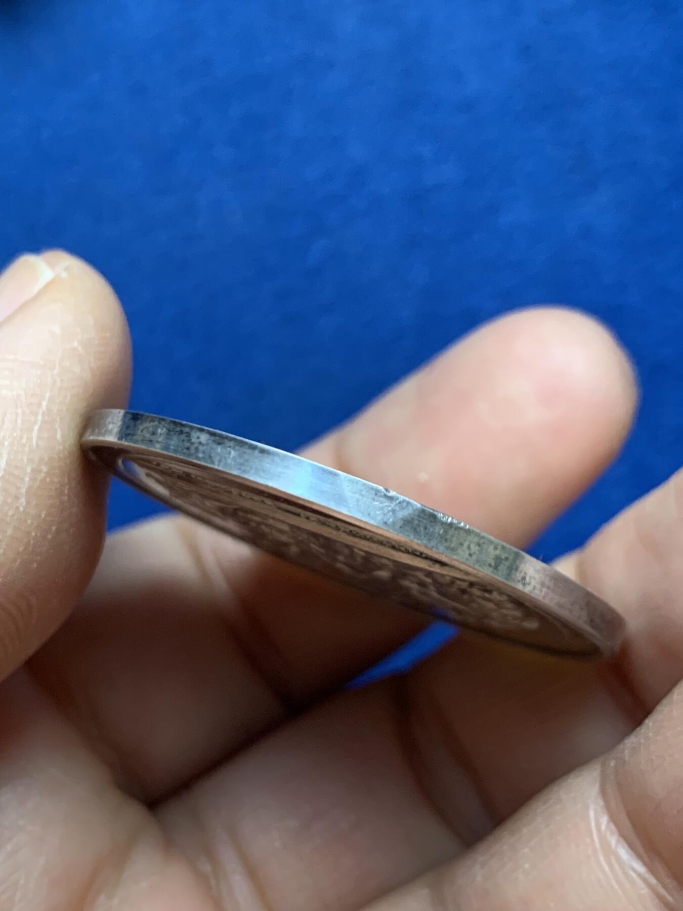 《竞宝斋》第465场 周日，周一，周二，3场连拍 （全场包邮）欢迎送拍 法国卢瓦尔河谷农业和葡萄酒银质代币，24.85g，38.3mm，丰饶角边铭，背面5点方向有轻磕，带原盒，盒子铆钉处坏了