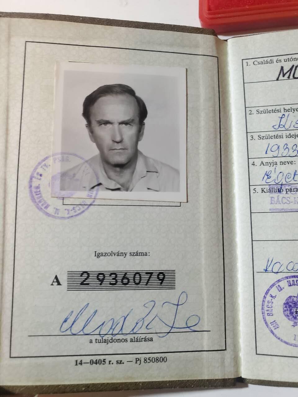 韵星假日军品类拍卖第三十九期暨默多克中校夫妇专场 -- Rimey Holidays Militaria Auction 39 & The Modoks Collection  匈牙利人民共和国默多克中校特级社会主义建设旅奖章带mini盒、证书一套 和军官证 军官证书非常稀少