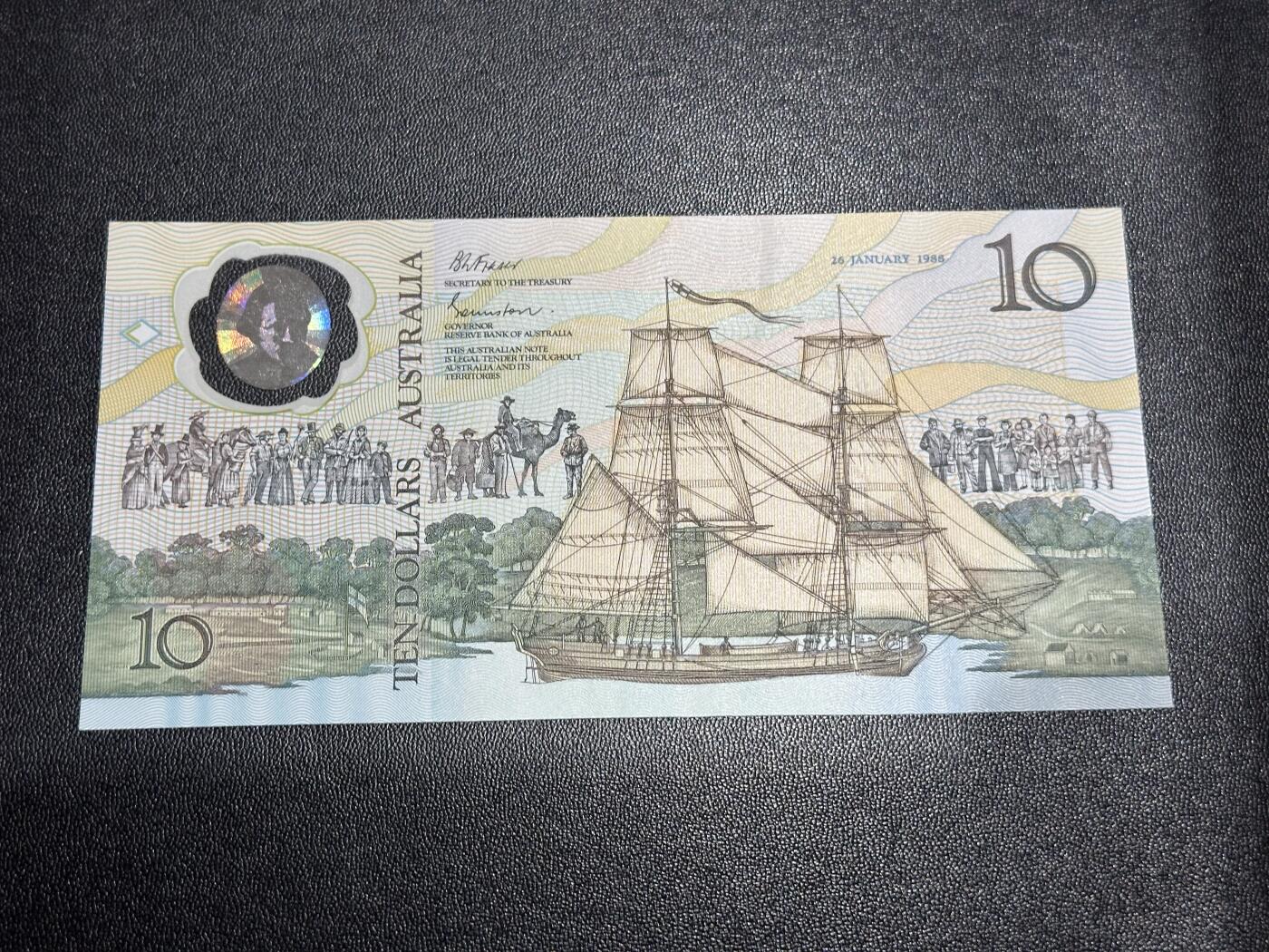 《外钞收藏家》第六百零八期（精选场）（本平台长期征集拍品、欢迎藏友们联系合作） 1988年澳大利亚10元 纪念钞 AA冠 带册子