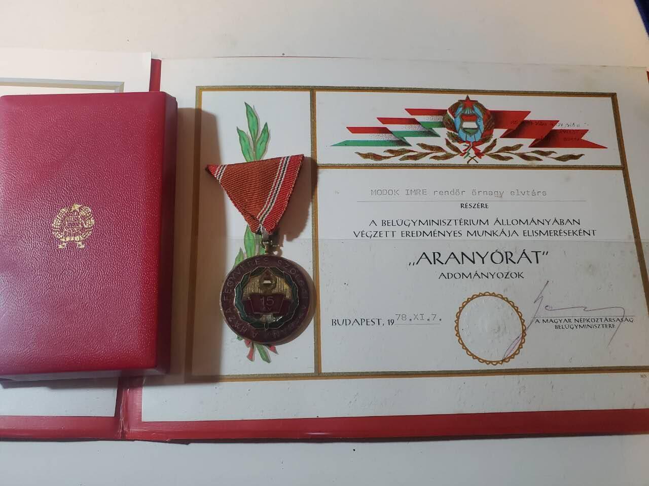 韵星假日军品类拍卖第三十九期暨默多克中校夫妇专场 -- Rimey Holidays Militaria Auction 39 & The Modoks Collection  匈牙利人民共和国默多克中校15年人民军服务奖章 内务部服务公务员荣休证书、匈牙利共和国退休人员在赞美与奖励中服务感谢证书