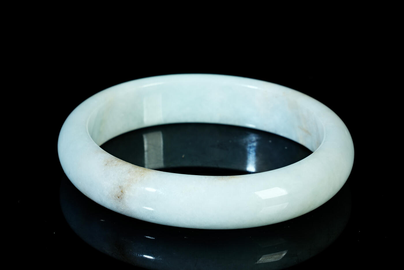 上海都达杂项专场二十一（全场包邮） 天然冰糯种翡翠（A货）蛋形手镯 附鉴定证书90-42