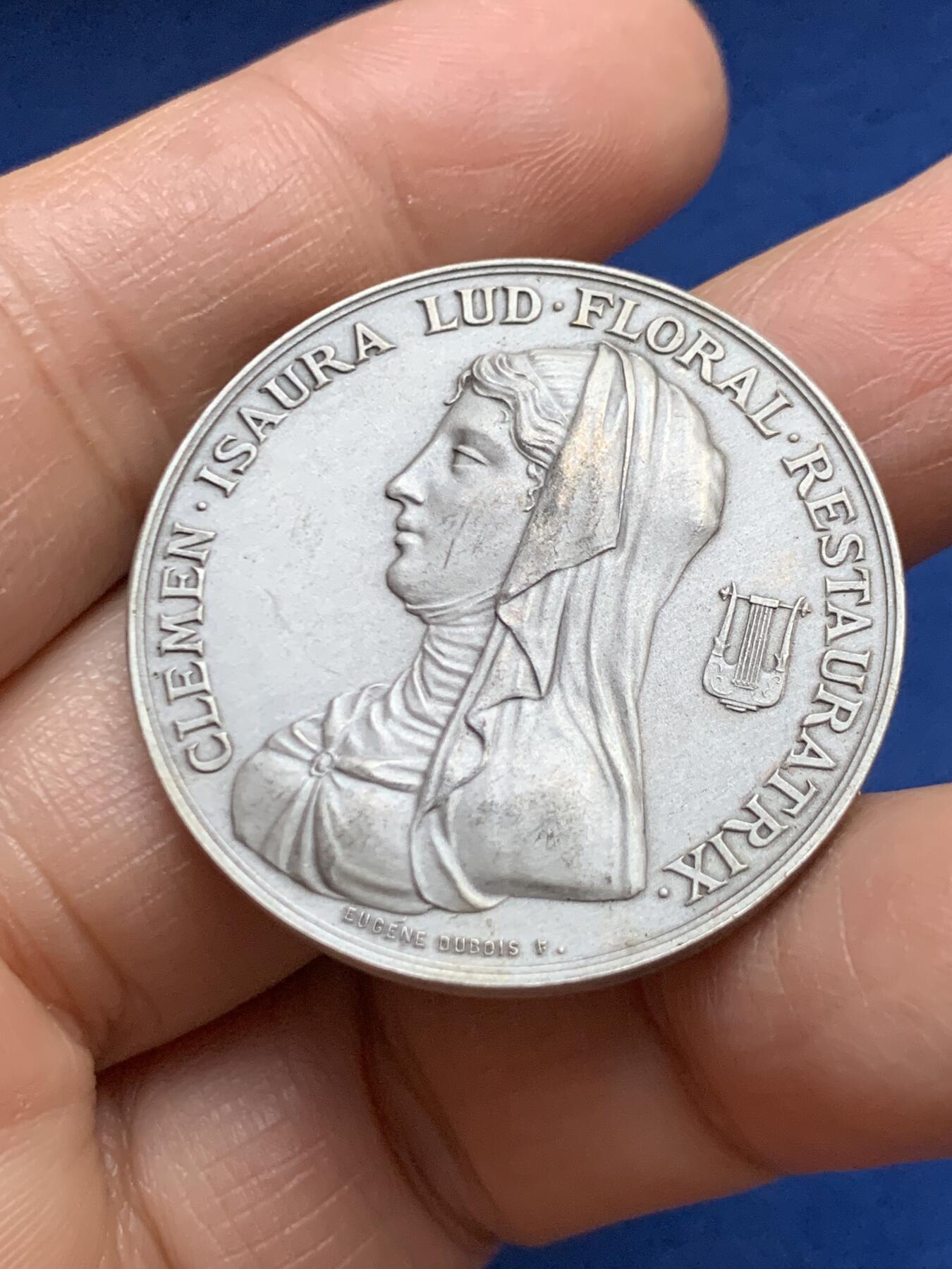 《竞宝斋》第465场 周日，周一，周二，3场连拍 （全场包邮）欢迎送拍 法国1823年图卢兹花卉节银质jeton，女诗人克莱蒙·伊索尔，22.7g，35.4mm，丰饶角1argent边铭