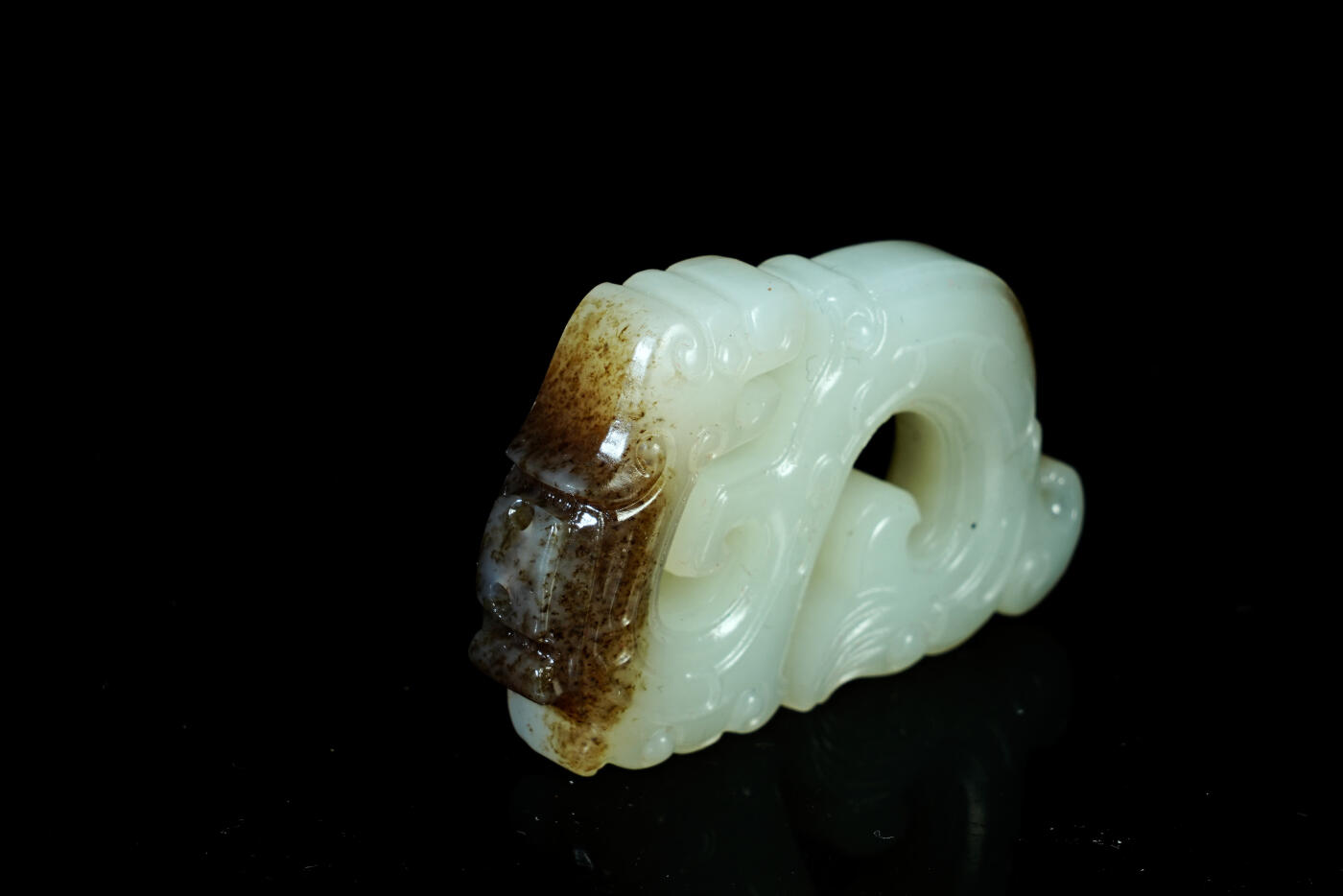 上海都达杂项专场十九（全场包邮） 天然和田白玉精雕《仿古龙》挂件