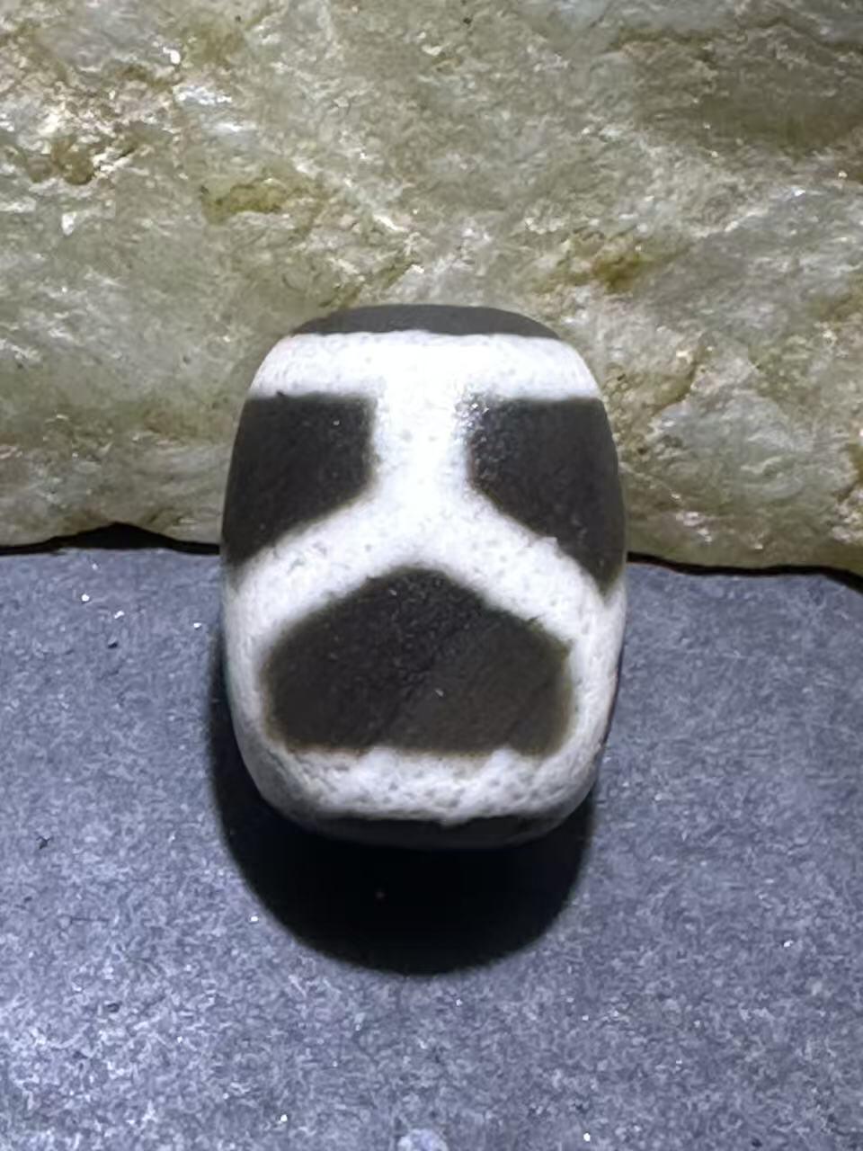 仅此一颗，精品藏传龟甲天珠一颗，