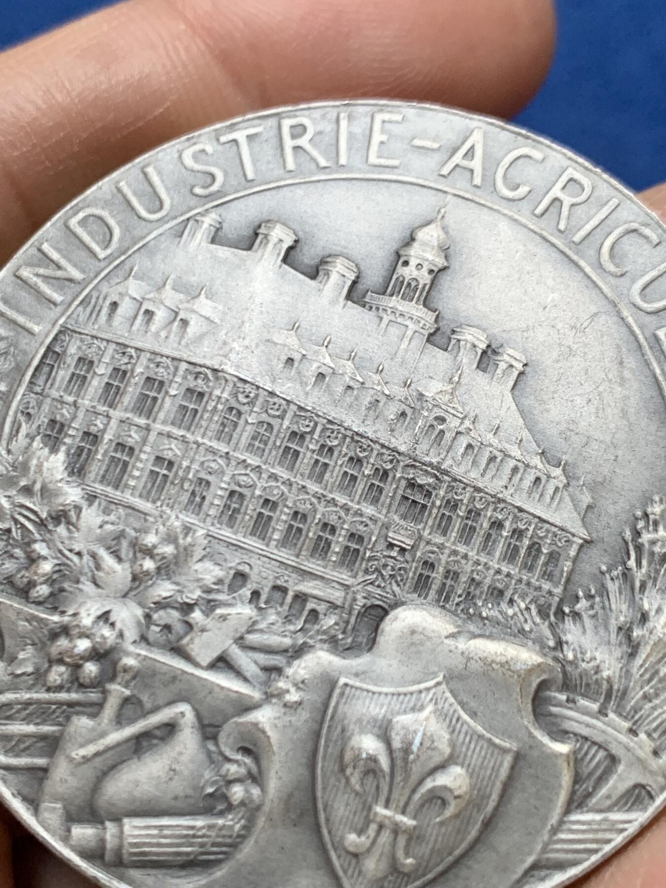 《竞宝斋》第465场 周日，周一，周二，3场连拍 （全场包邮）欢迎送拍 法国里尔商会银章，51g，46.5mm，丰饶角1argent边铭