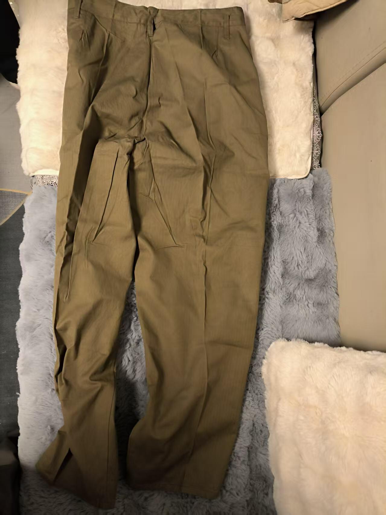 （店主清仓 大量自藏 制服徽章盛宴）罗岚⭐爱藏⭐甄选专拍第五场-分享拍场赚佣（实体经营） su-M55式陆干部常服 正一号人字纹裤 库存品基本全新  适合180-185体型壮硕者穿着（因为店主就180，尺码这件巨JB大又是耐磨的人字纹布很适合发福藏友外拍）