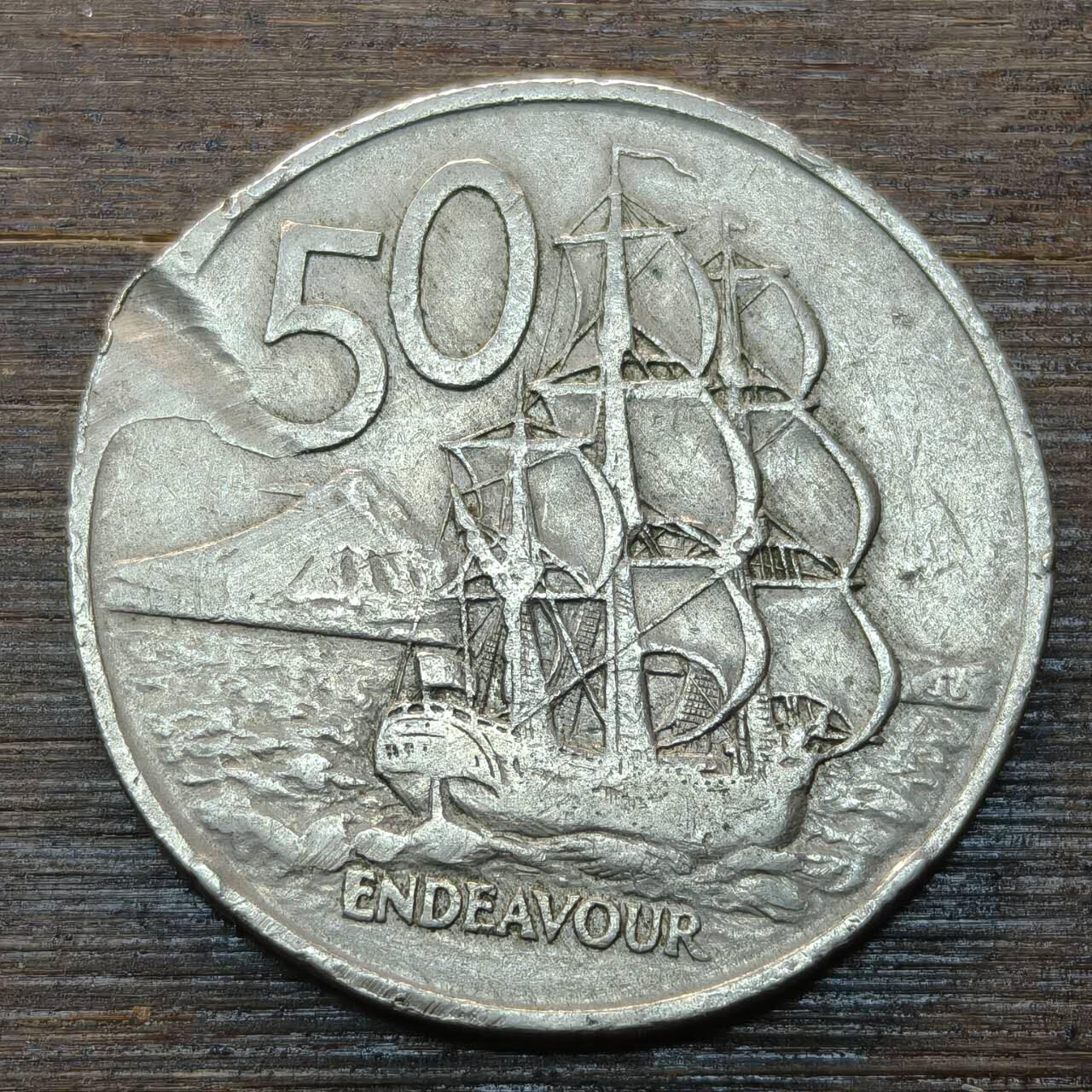 【本场4.12号发货】★第145★散币专场 不寄存，30包邮。不满30元，支付5元运费。《接受代拍 代送NGC评级》 36【无寄存】新西1967年 50分 女王钱币 有磕痕