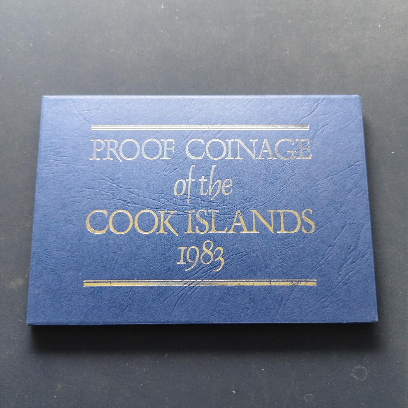 【全场包邮】纯粹捡漏拍501场-持续更新中 库克群岛1983年官方发行皇家厂经典信封装精制套币-PS14
