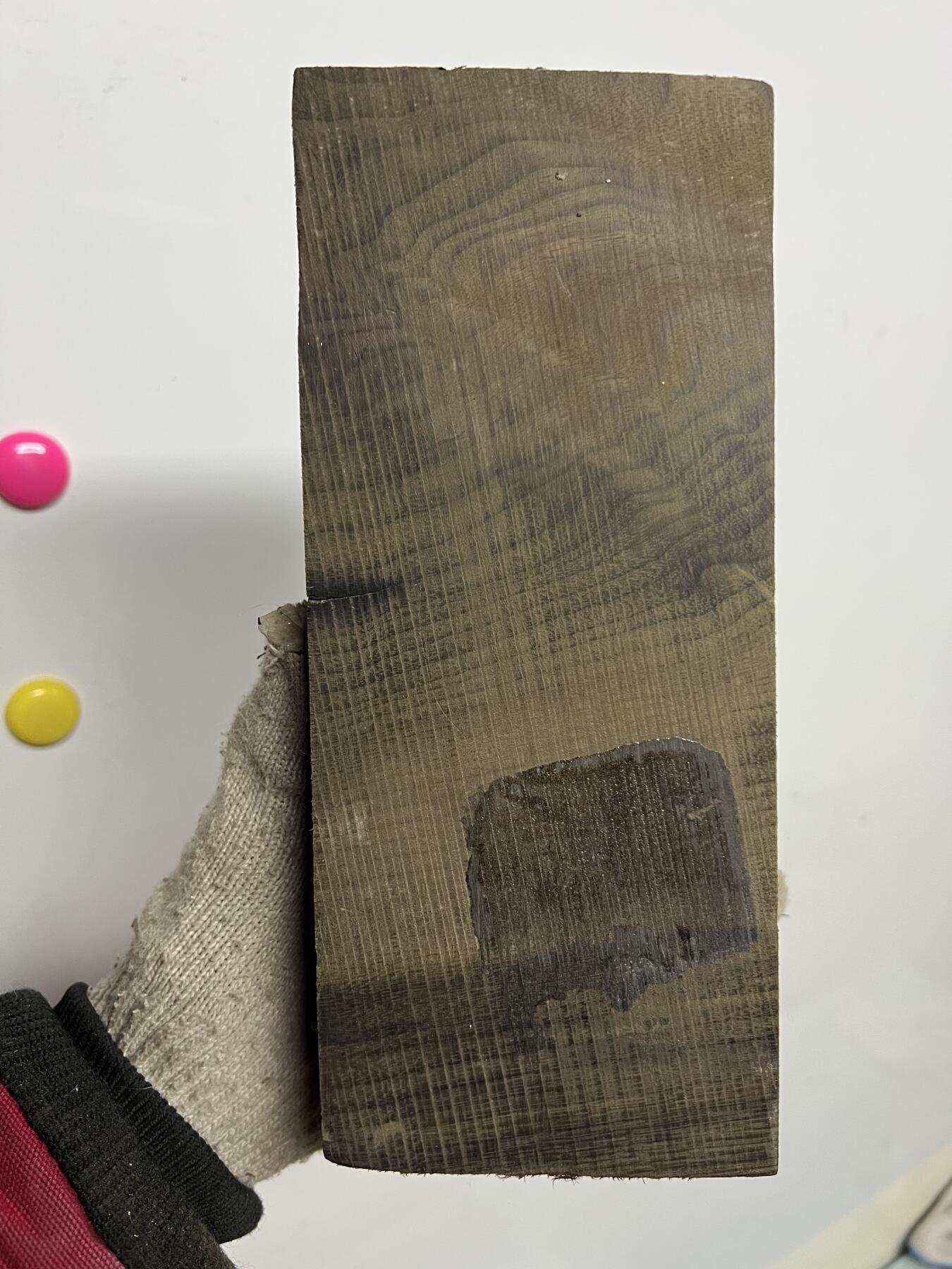 零元拍：NO.1爆满金丝乌木金丝楠 茶拖 切牌子，无需打磨就已经金光闪闪。满金丝药香，尺寸约：22.5/9.3/5厚CM。