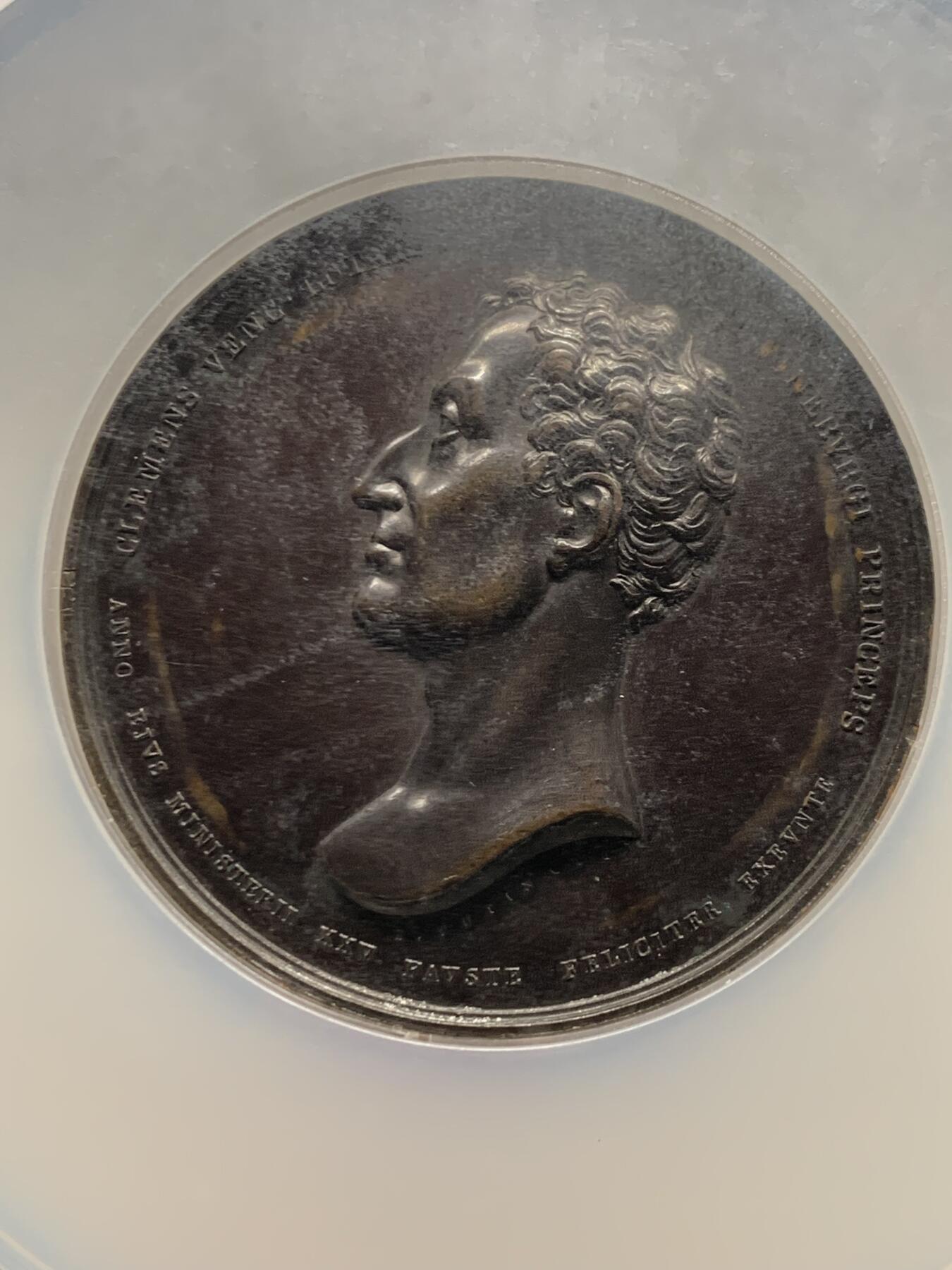 《竞宝斋》第465场 周日，周一，周二，3场连拍 （全场包邮）欢迎送拍 NGC AU58BN 奥地利克莱门斯·冯·梅特涅部长25周年纪念铜章，加大加厚盒。