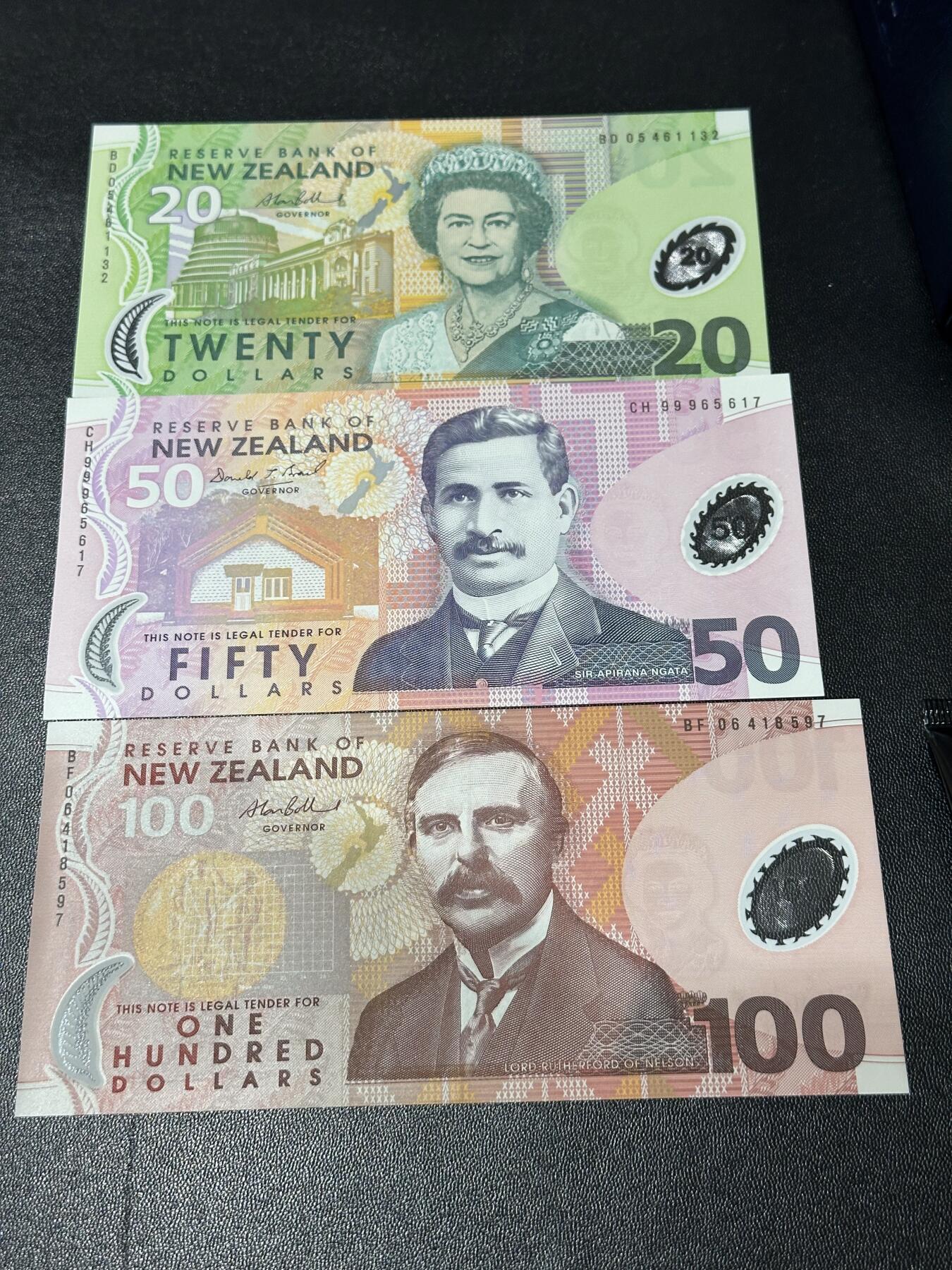 《外钞收藏家》第六百零八期（精选场）（本平台长期征集拍品、欢迎藏友们联系合作） 新西兰20、50、100元 三张一起 全新UNC