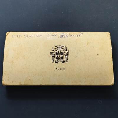 【全场包邮】纯粹捡漏拍501场-持续更新中 - 牙买加1975年官方封装精制套币-含2枚银币【45毫米42.8克92.5%+45毫米37.6克50%】-盒证全
