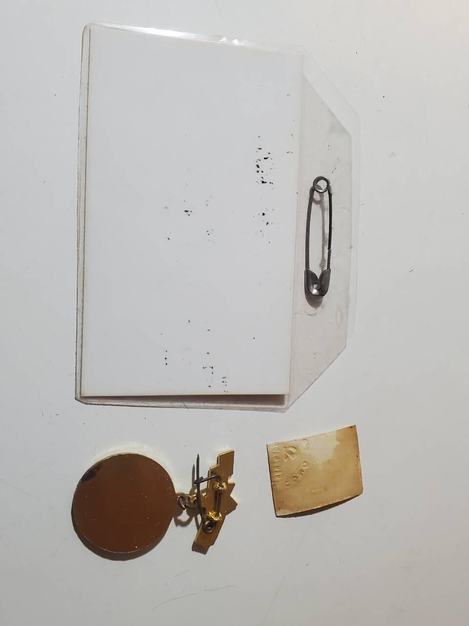 韵星假日军品类拍卖第三十九期暨默多克中校夫妇专场 -- Rimey Holidays Militaria Auction 39 & The Modoks Collection  越南社会主义共和国越战退伍军人协会大会代表证、照片、胡志明老兵纪念奖章一套