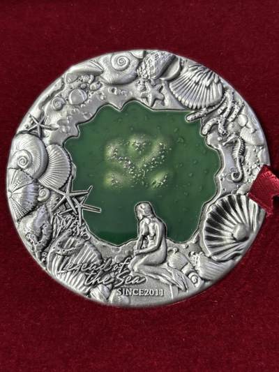 第190期拍卖 - 海洋传奇白铜珐琅彩铜章，直径76毫米，重197克