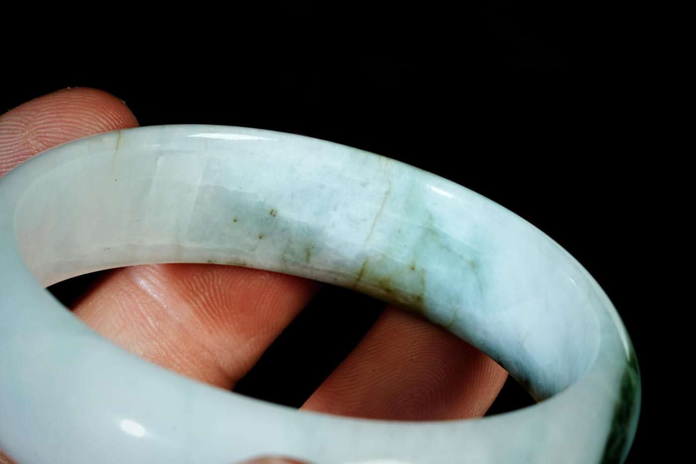 上海都达杂项专场二十一（全场包邮） 天然冰糯种带绿翡翠（A货）贵妃手镯 附鉴定证书90-45