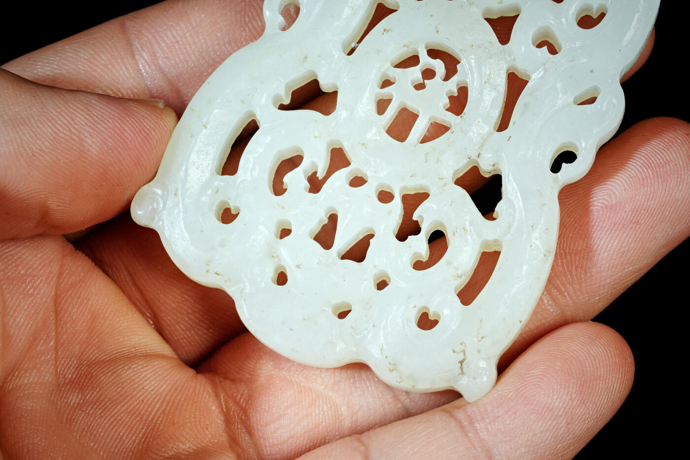 上海都达杂项专场十九（全场包邮） 和田玉籽料镂空精雕《吉祥》玉佩90-19