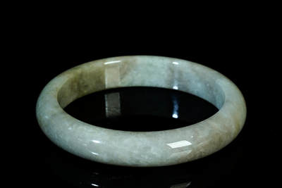 上海都达杂项专场四十七【全场包邮】  天然 翡翠（A货）贵妃手镯 附鉴定证书90-51