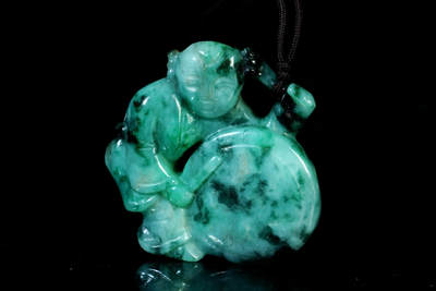 上海都达杂项专场十九（全场包邮） - 天然老坑翡翠（A货）精雕《童子击鼓》挂件90-15