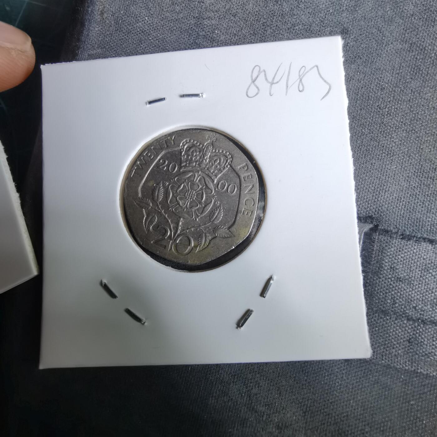 沼泽如烟--第984场 英国2000年20便士