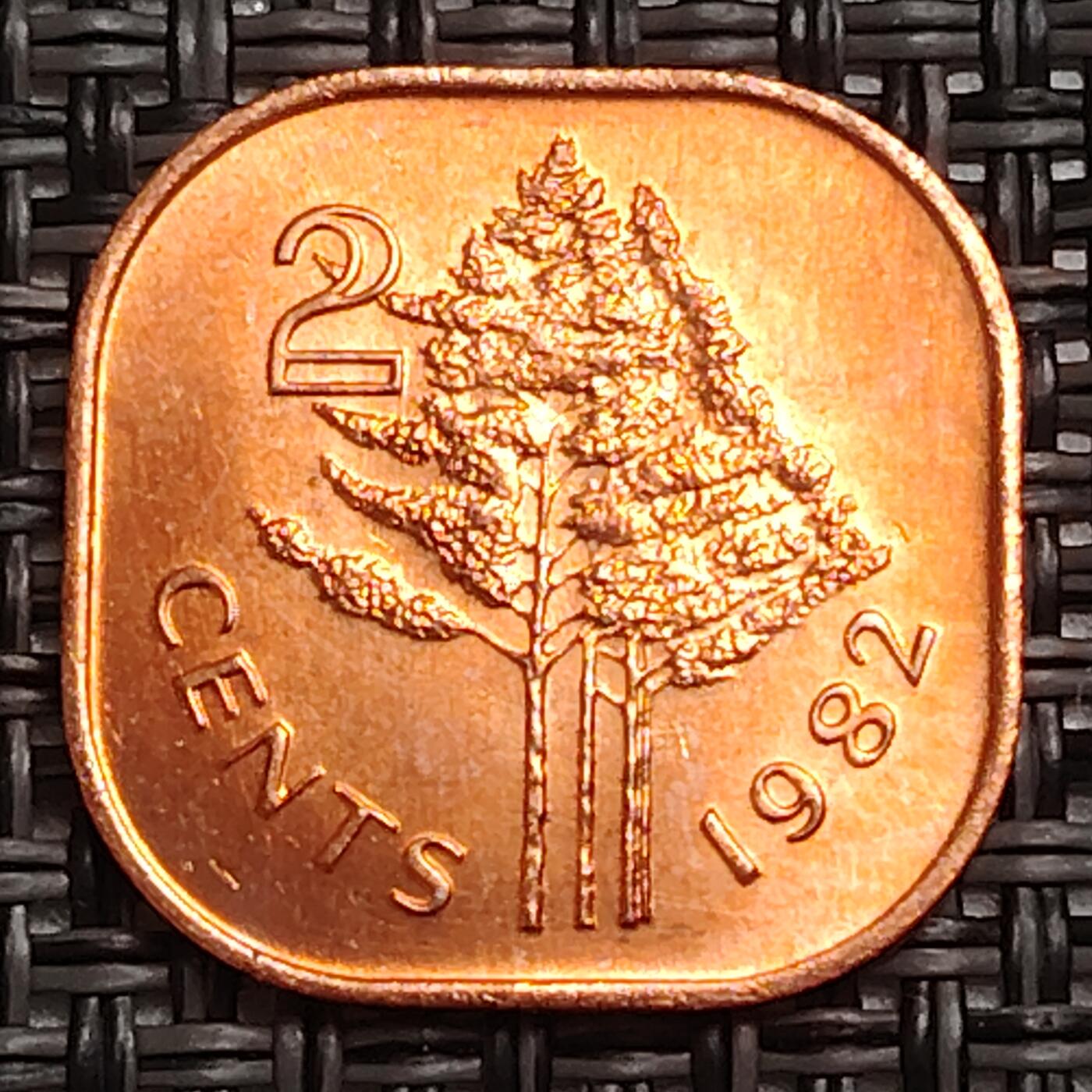 布加迪🐬～世界钱币(上海)🌾第 273 期 /  各国套币和散币 斯威士兰🇸🇿 1982年 2分