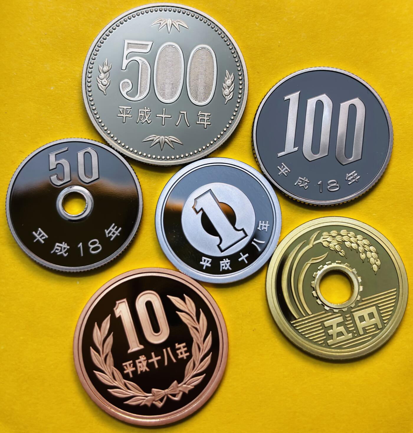 【金马踏春，泉马奔腾】2026 年新年贺岁场，（定于年初五接财神截拍）祝各位老板马到成功，马上有钱，愿岁岁平安喜乐顺遂 全新未流通日本著名演员歌手 石原裕次郎50周年精制套币 6 枚，带盒